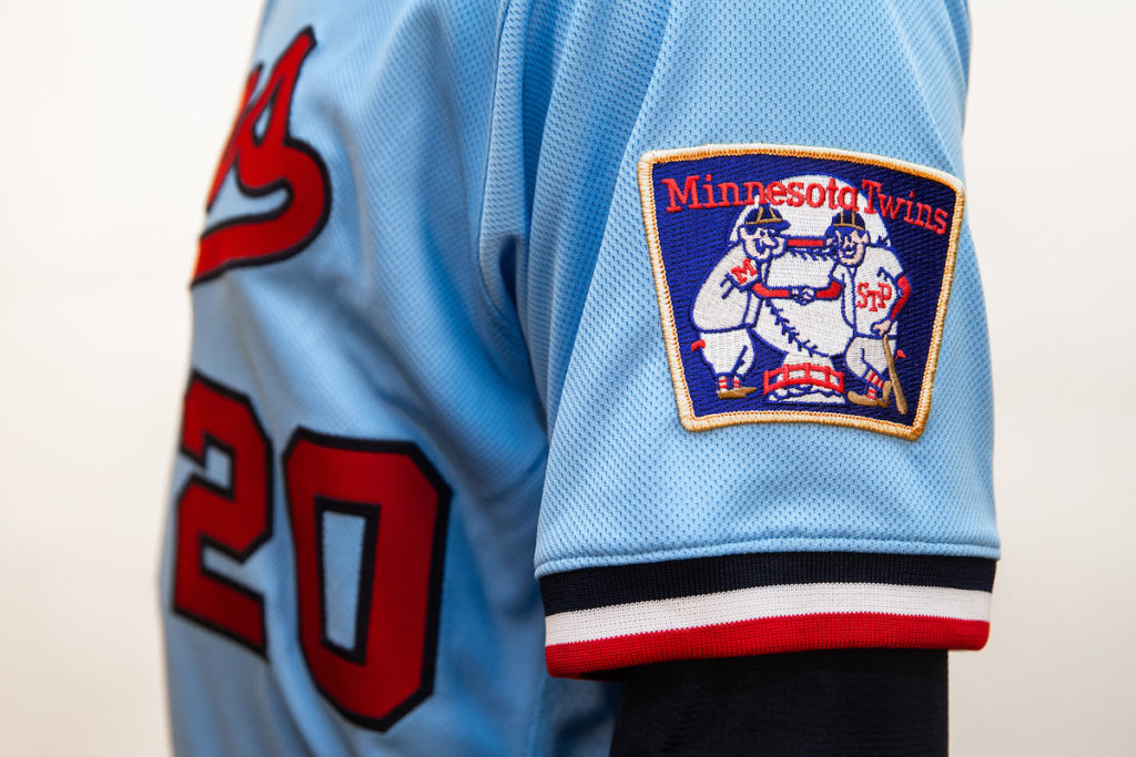 FOTOS NUEVO Y BONITO UNIFORME ALTERNATIVO CELEBRANDO ANIVERSARIO DE