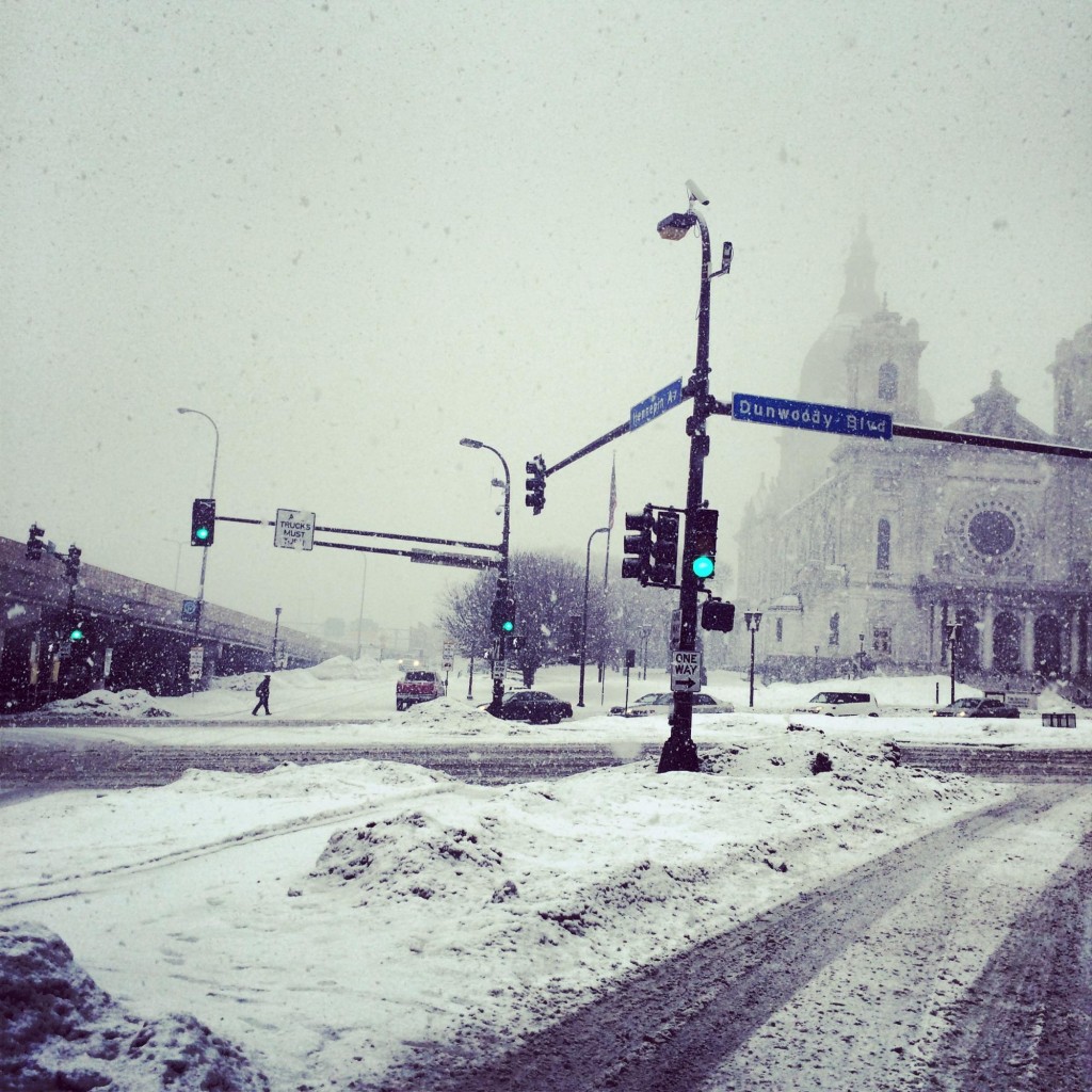 DECLARAN “EMERGENCIA DE NIEVE” EN MN. El Minnesota de Hoy...Noticias