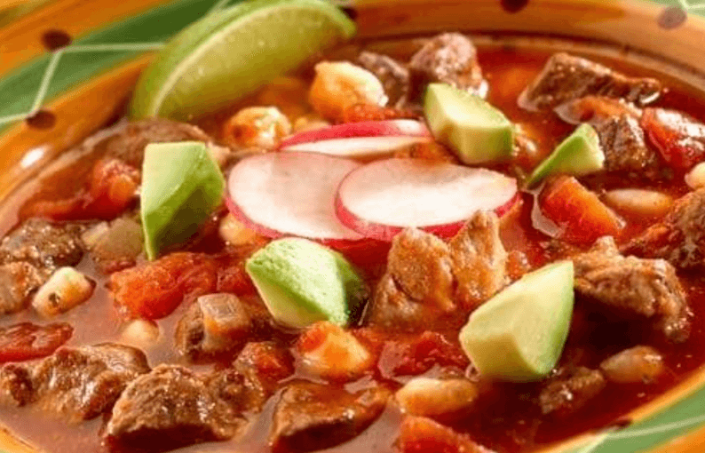 RECETA INCLUYE POZOLE ROJO EN TU CELEBRACION DEL DIA DE LOS MUERTOS