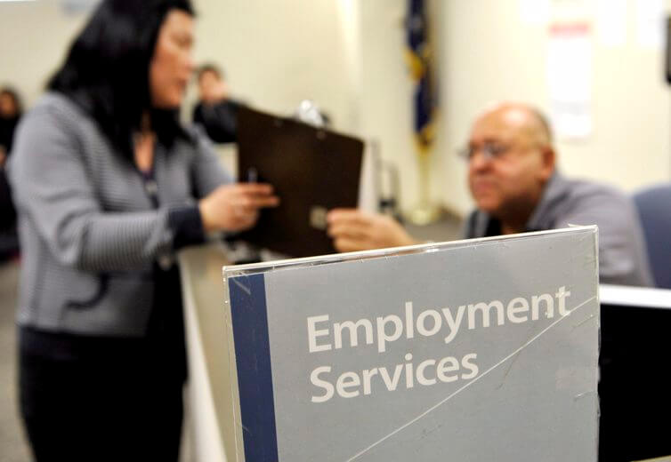 Bajan a 232.000 las solicitudes semanales del subsidio por desempleo en EEUU