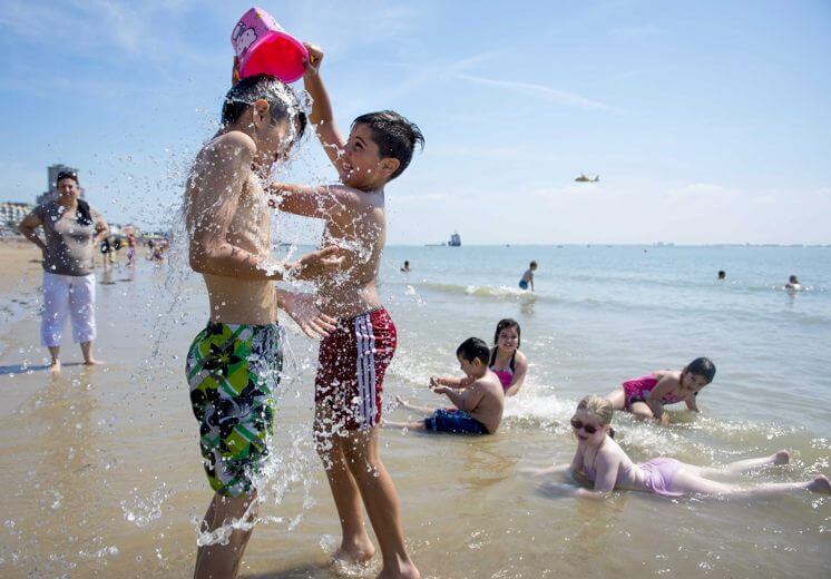 Expertos mexicanos alertan de riesgos por exposición solar en piel de niños