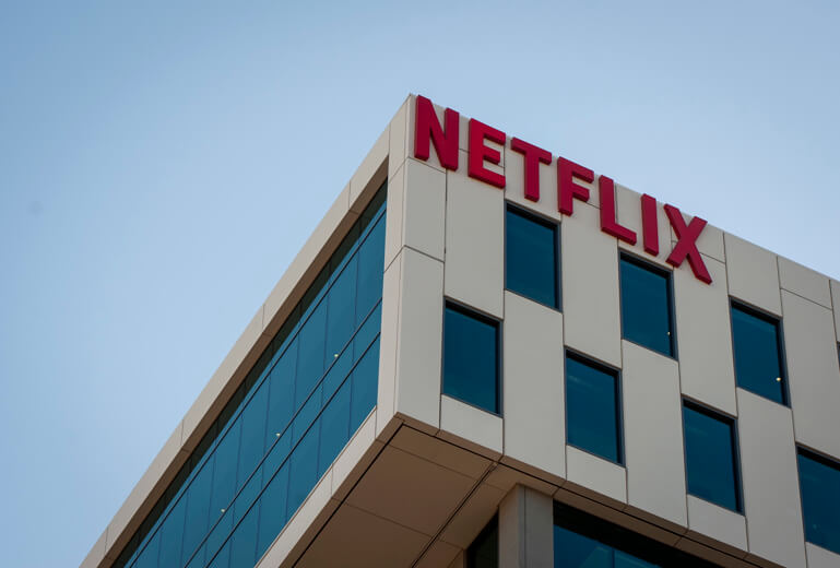 Netflix pierde 200,000 suscriptores y sus beneficios se estancan