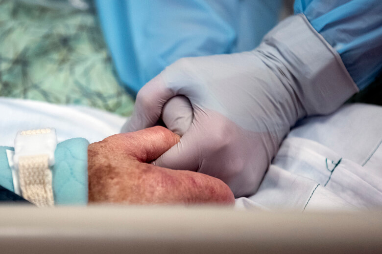 Aumentan casos y muertes por cáncer uterino en EEUU, en especial en latinas