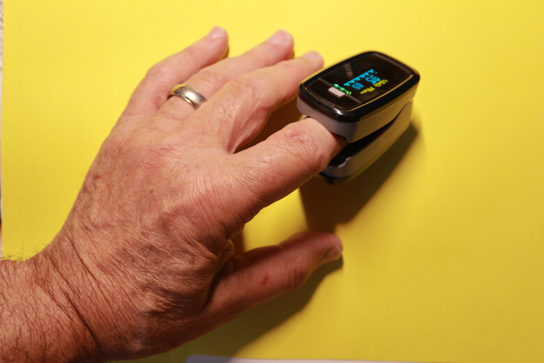 La lectura de oxímetros de pulso es menos certera en latinos y afroamericanos