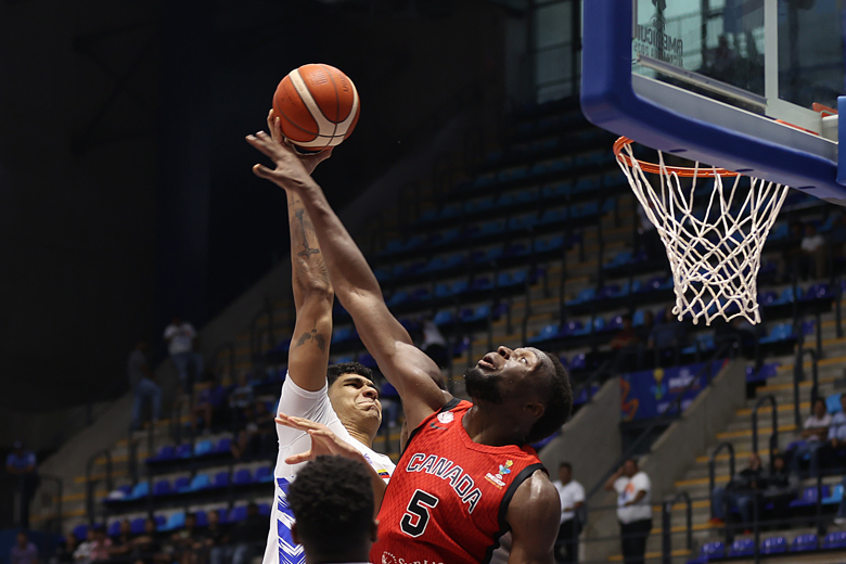 Puerto Rico, Canadá y Argentina bebutan con buen pie