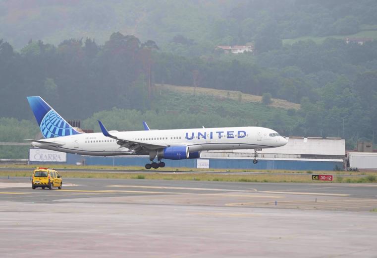 Denuncian a Delta y United por vender como "ventana" unos asientos contra una pared