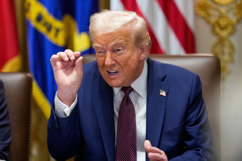 Trump plantea enviar cheques de "rembolso arancelario" a ciudadanos de EE.UU.